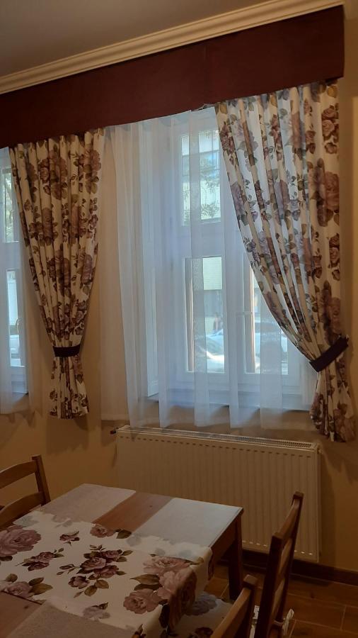 Toscana Apartman Gyula Exteriör bild