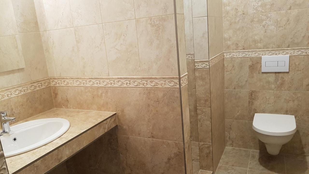Toscana Apartman Gyula Exteriör bild