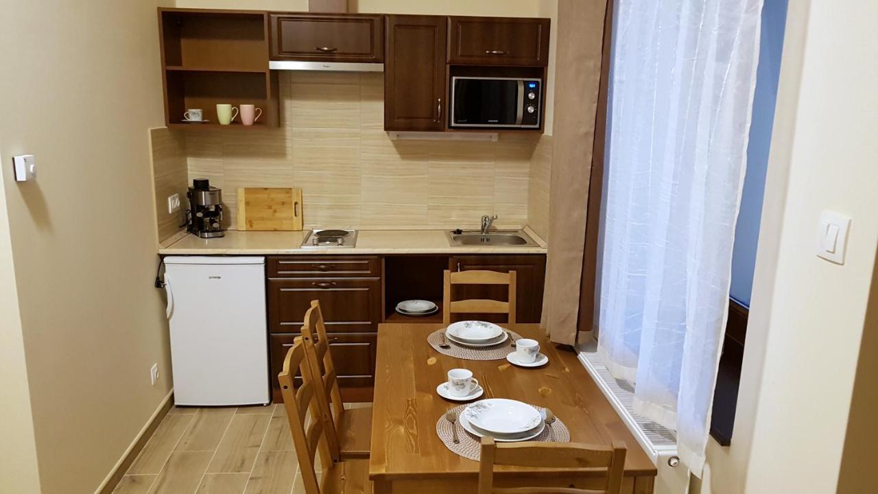 Toscana Apartman Gyula Exteriör bild