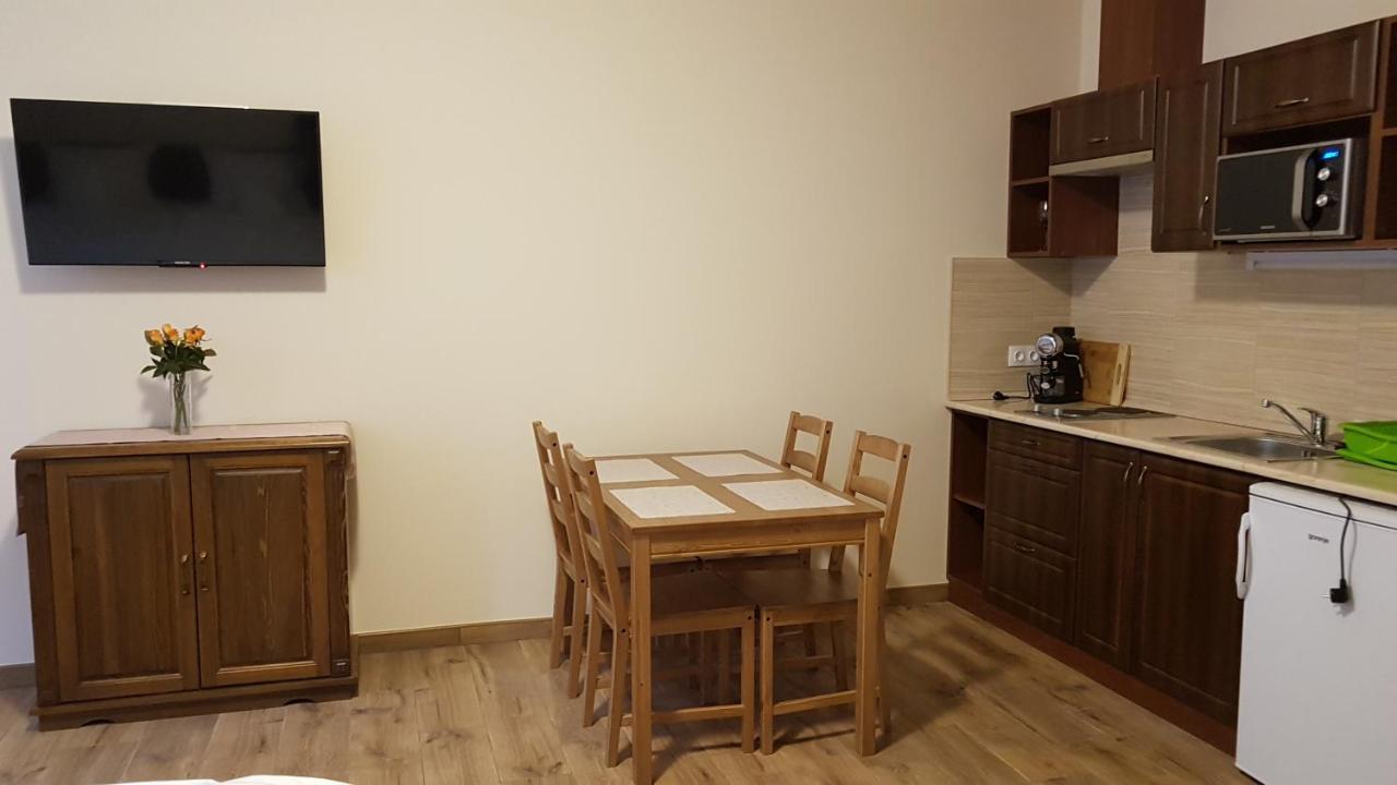 Toscana Apartman Gyula Exteriör bild