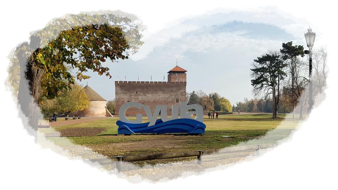 Toscana Apartman Gyula Exteriör bild