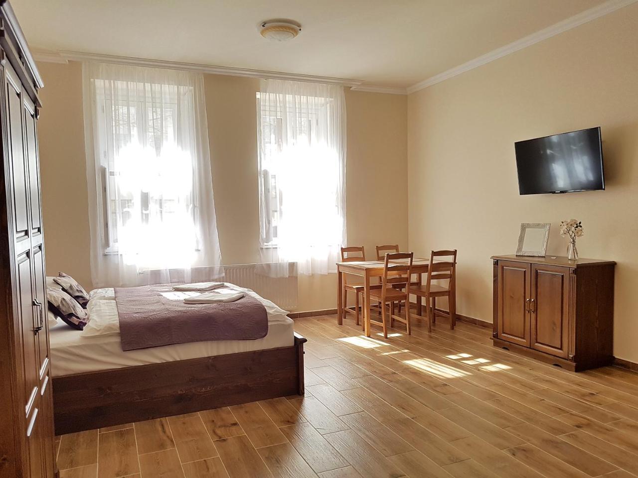 Toscana Apartman Gyula Exteriör bild