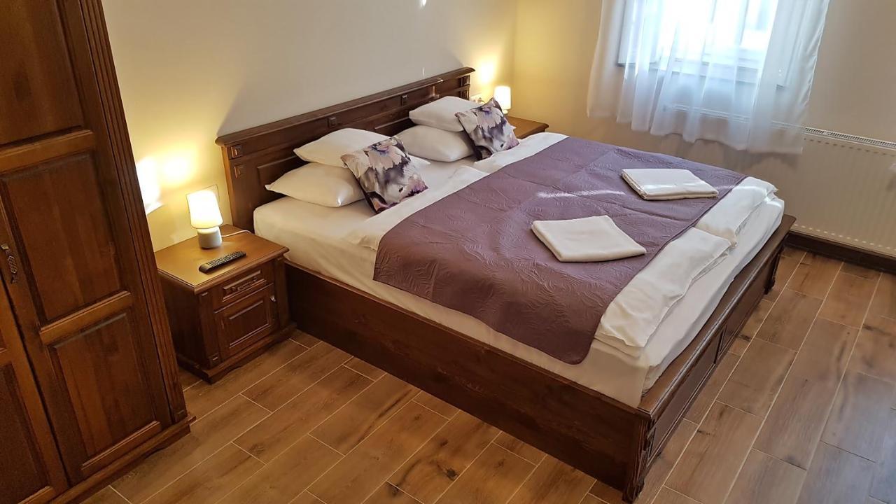 Toscana Apartman Gyula Exteriör bild